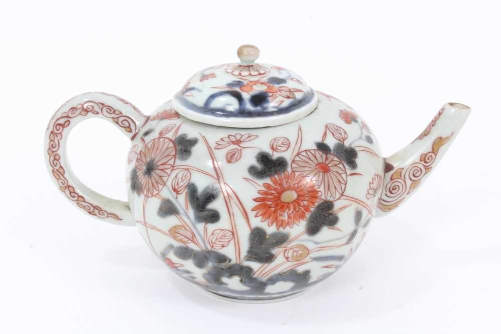 18th century Japanese Imari teapot, painted with flowers, 17cm from spout to handle - Image 2 of 4
