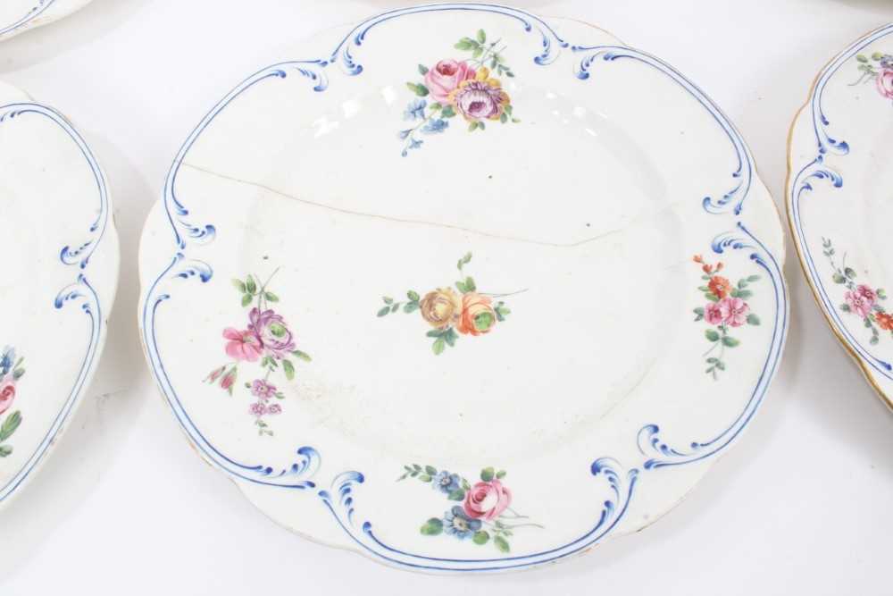 Six 18th century Sevres soft paste porcelain plates - Bild 6 aus 15