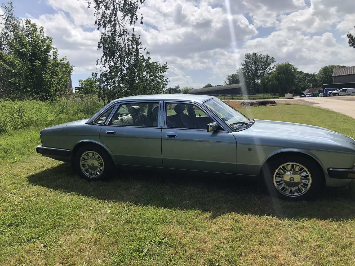 1993 Jaguar XJ40 saloon, Reg. No. K140TLD- only 64,900 miles from new - Image 8 of 17