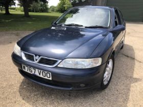 2000 Vauxhall Vectra 1.8 SRI 120, manual, Reg. No. W767 VOO, finished in blue with cloth interior,