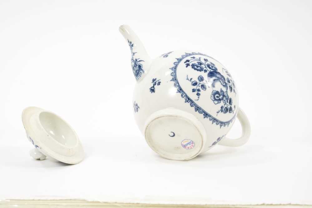 A Worcester blue and white teapot, circa 1780, decorated with the Fruit and Wreath pattern, crescent - Image 3 of 3