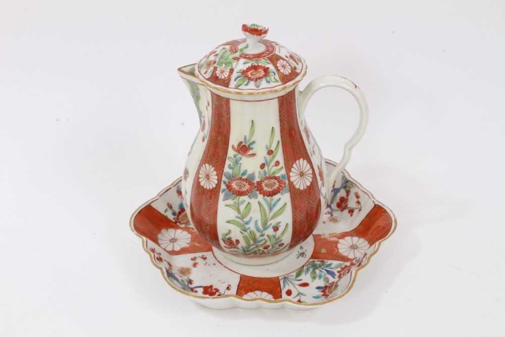 Worcester Kakiemon style porcelain, circa 1770, including a sparrow beak jug, cover and dish on an o - Image 2 of 6