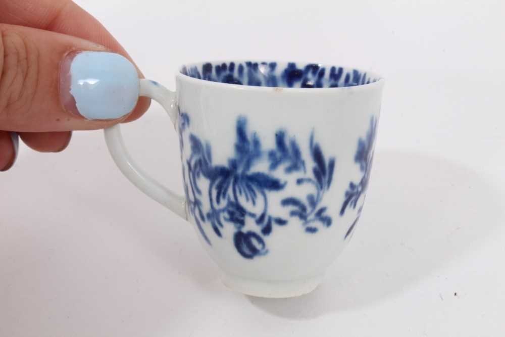 A Caughley miniature blue and white tea bowl and saucer, circa 1780, decorated in the Island pattern - Image 4 of 5