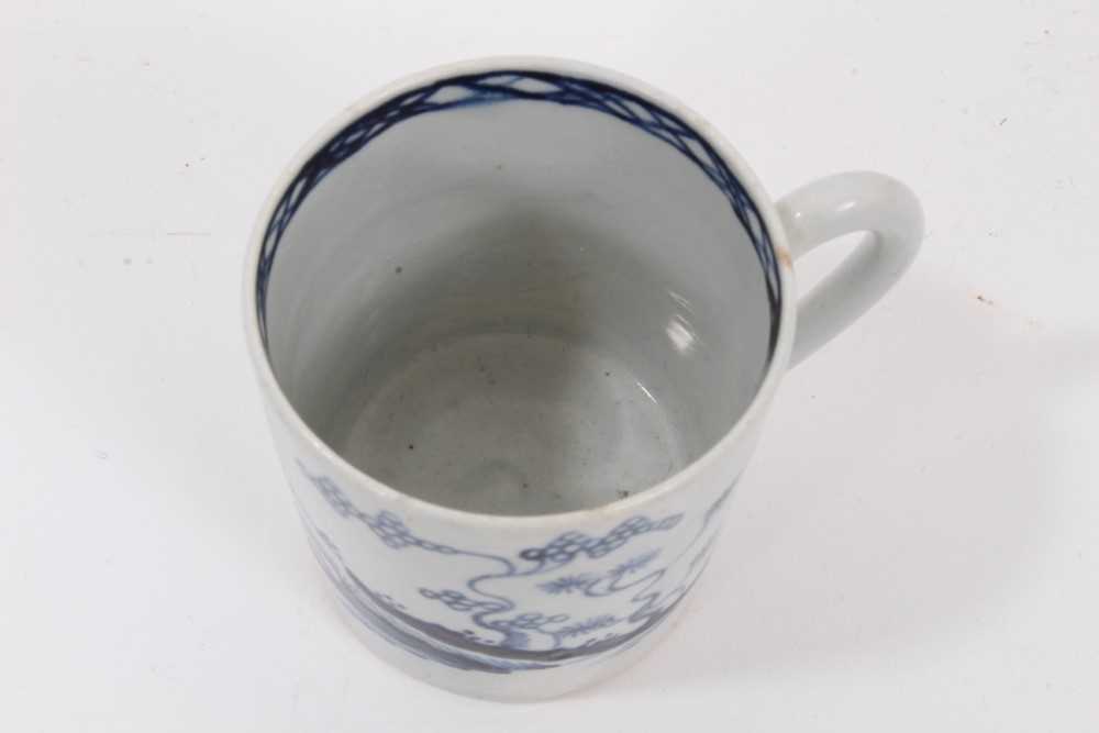 A Liverpool Pennington blue and white coffee can, painted in the Cannonball pattern, 6.5cm high - Image 4 of 5