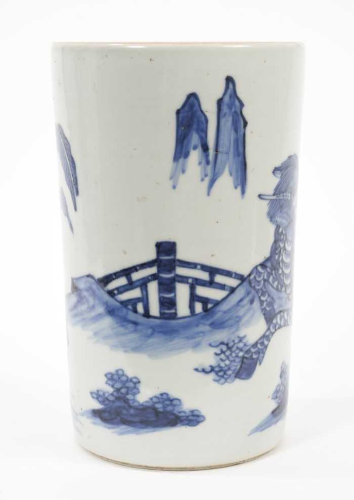 19th century Chinese blue and white brush pot - Image 2 of 9
