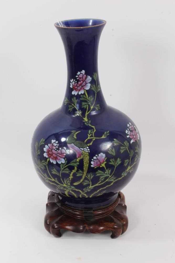 Large Chinese vase, blue ground