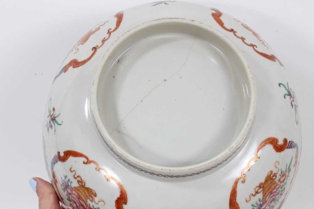 Group of 18th century Chinese famille rose export porcelain, including five cups, three tea bowls, a - Image 4 of 26
