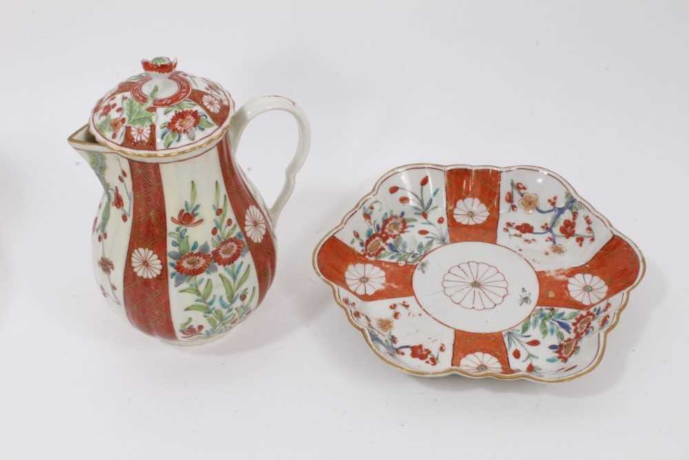 Worcester Kakiemon style porcelain, circa 1770, including a sparrow beak jug, cover and dish on an o - Image 3 of 6