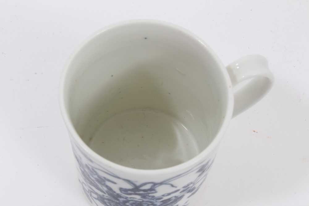 A Caughley blue and white mug, printed with floral sprays, C mark to base, 8.5cm high - Image 4 of 5
