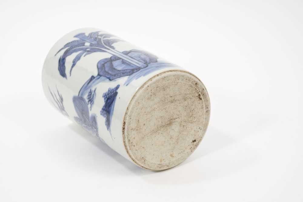 19th century Chinese blue and white brush pot - Image 3 of 9