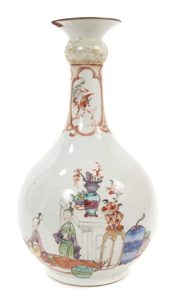 Chinese famille rose porcelain bottle vase, Qianlong period, decorated with figures, 24cm high