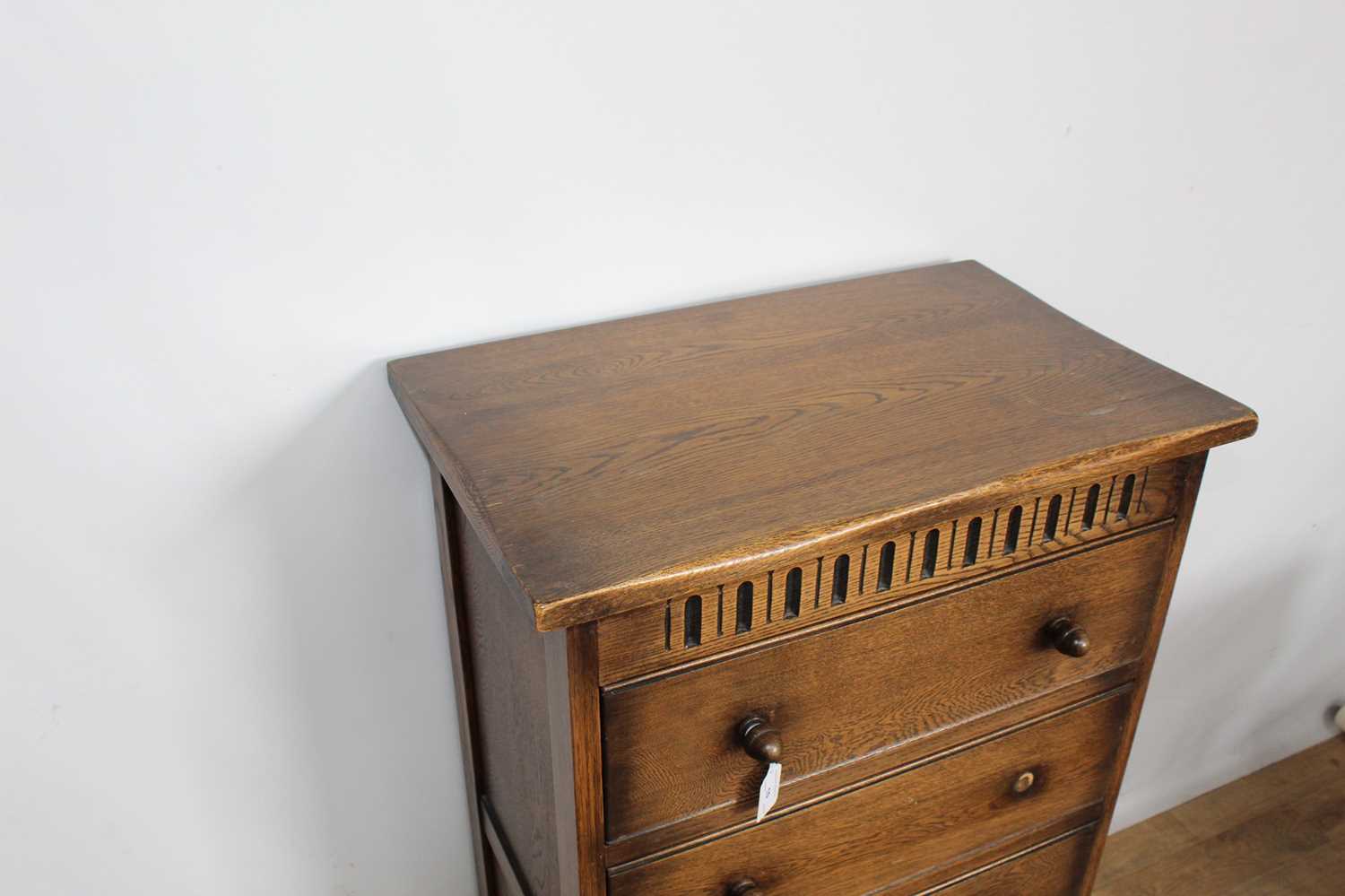 Narrow oak chest of five drawers, 61cm wide, 38cm deep, 104cm high - Image 3 of 10