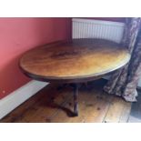 Victorian walnut oval loo table.