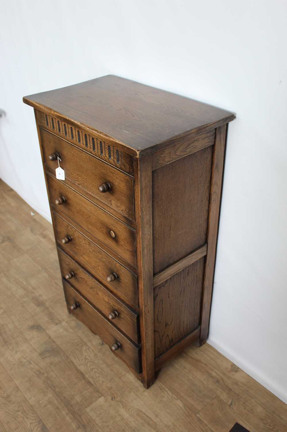 Narrow oak chest of five drawers, 61cm wide, 38cm deep, 104cm high - Image 4 of 10