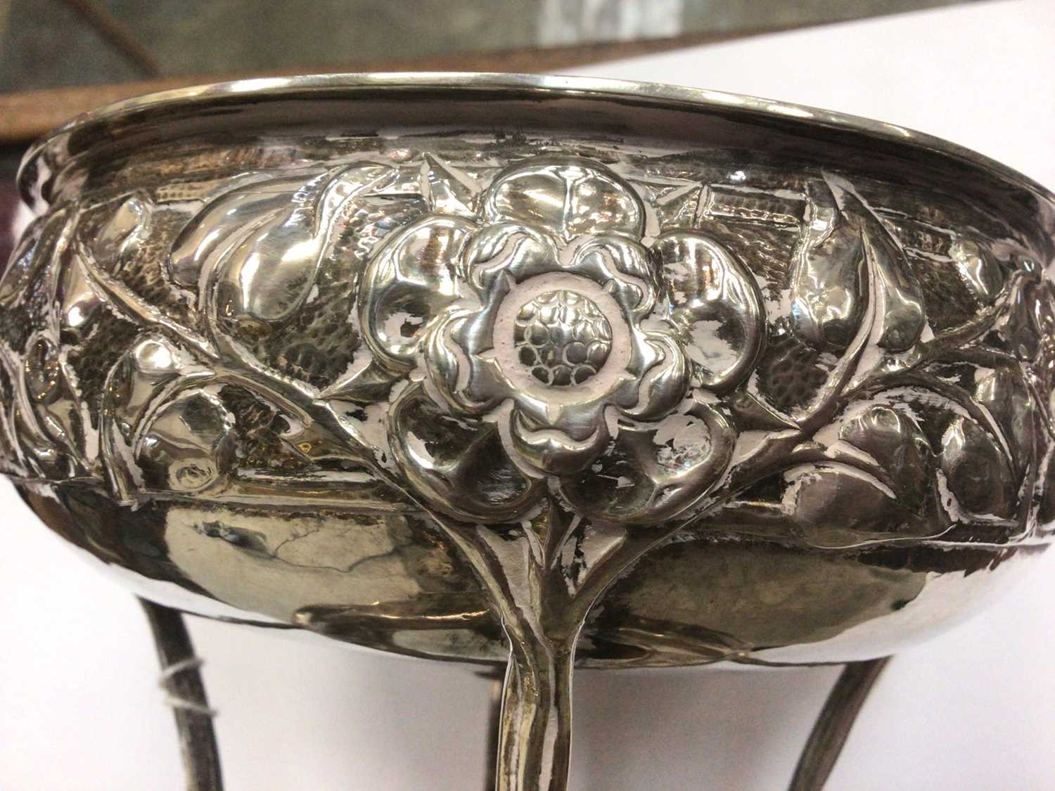 Arts & Crafts silver pedestal bowl by A E Jones - Bild 3 aus 6