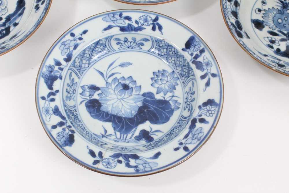 Four 18th Chinese export blue and white pudding bowls and two plates - Image 7 of 10