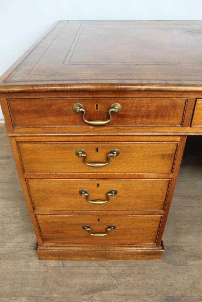 Good George III style mahogany partners desk - Bild 6 aus 16