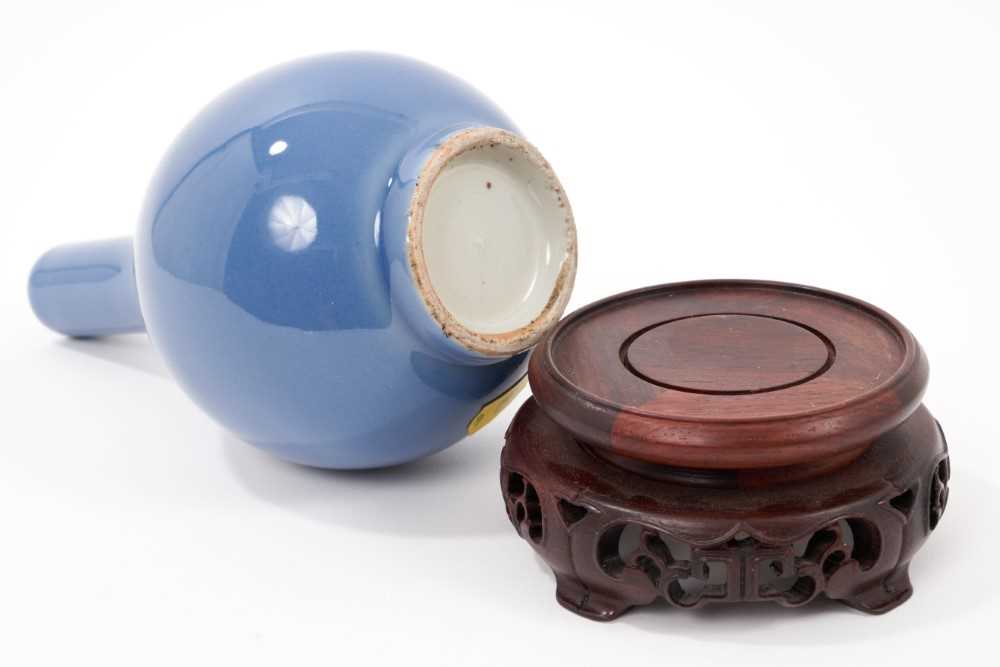 Chinese monochromebottle vase on stand - Image 2 of 3