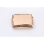 Antique rose gold vinaigrette of rectangular form with pierced border, 30mm x 21mm.