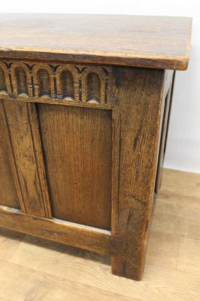 17th century style oak coffer - Bild 7 aus 8