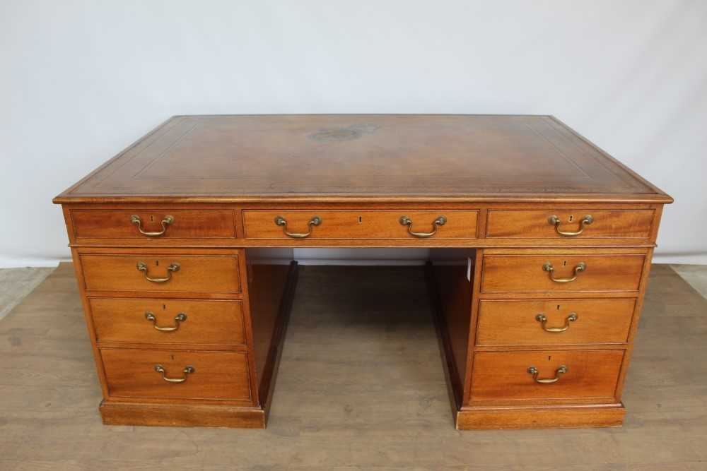 Good George III style mahogany partners desk - Bild 2 aus 16