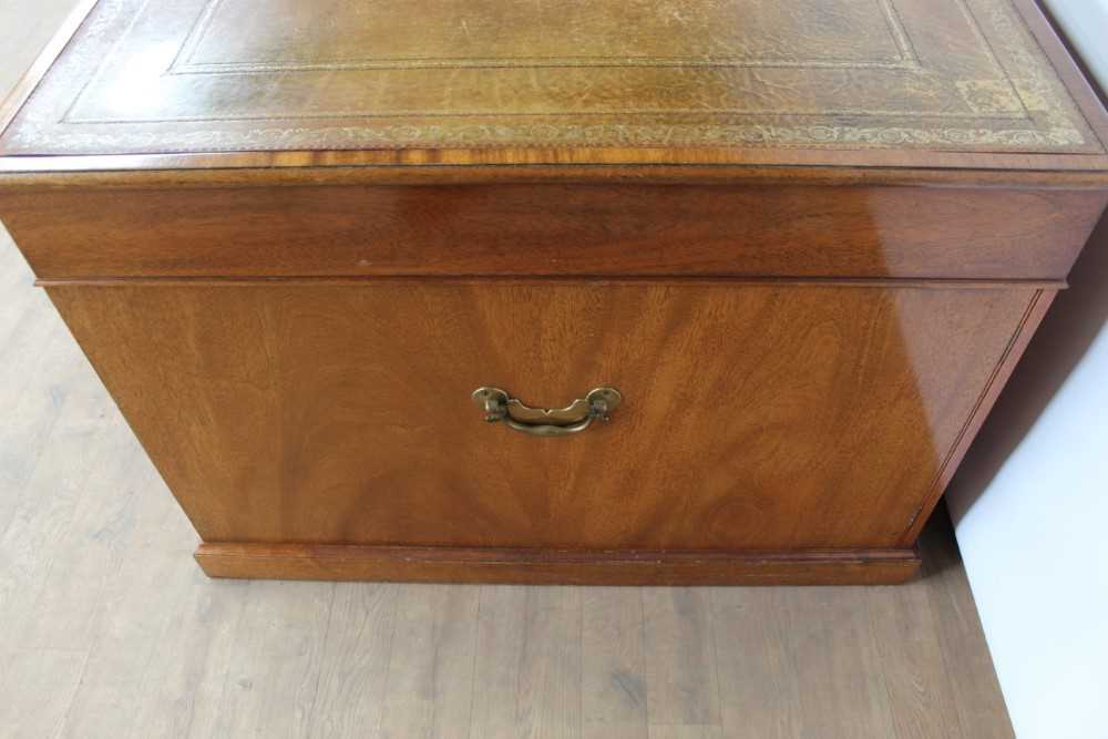 Good George III style mahogany partners desk - Bild 10 aus 16