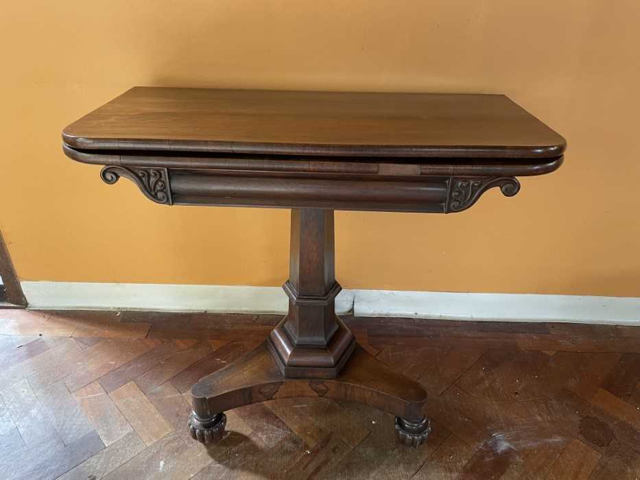 19th century rosewood card table on faceted column and trefoil base with fluted feet, 90cm wide - Bild 2 aus 2