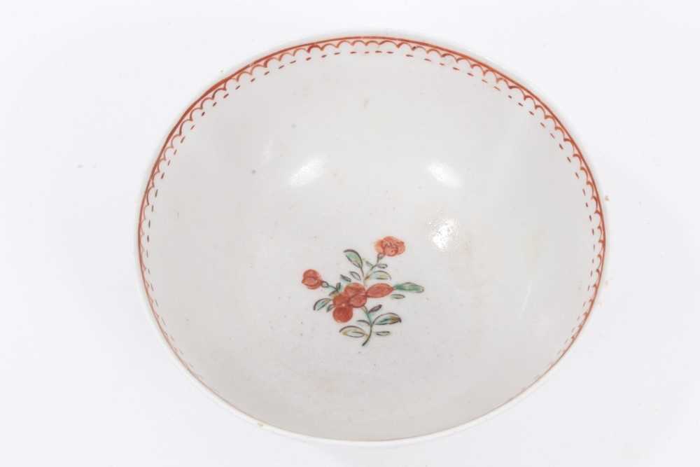 A Liverpool round bowl, finely decorated in Chinese famille rose style, circa 1760 - Image 3 of 7