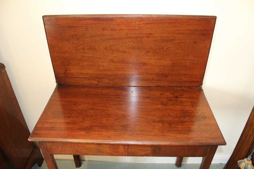 George III mahogany tea table with rectangular fold-over top, on square legs, 83cm x 41cm - Image 3 of 3