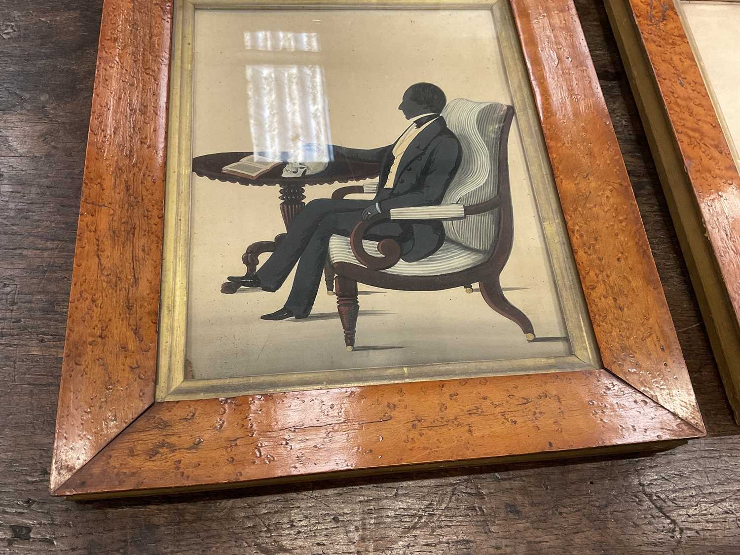 Unusual Regency silhouette portrait, with skull on the table, in birds eye maple frame. - Bild 8 aus 8