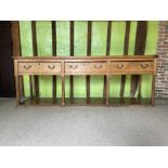 Pine dresser