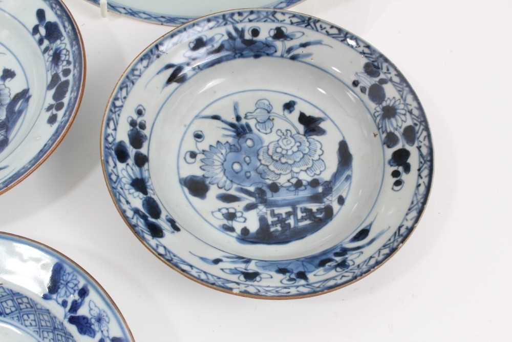Four 18th Chinese export blue and white pudding bowls and two plates - Image 6 of 10