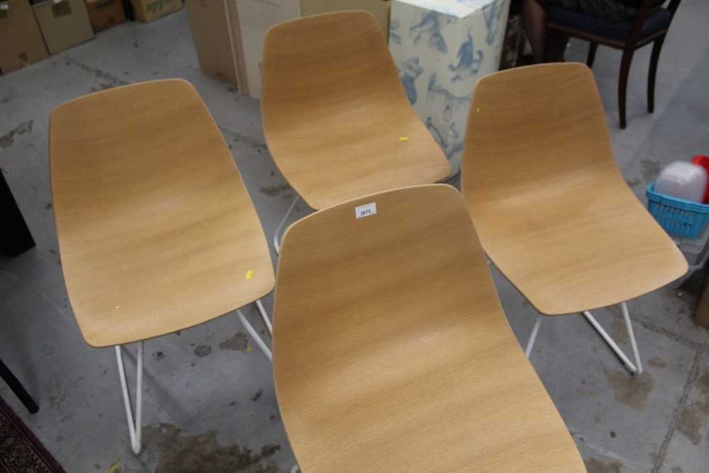 Set of four Lapalma sled base bent ply chairs designed by Antti Kotilainen - Bild 2 aus 2