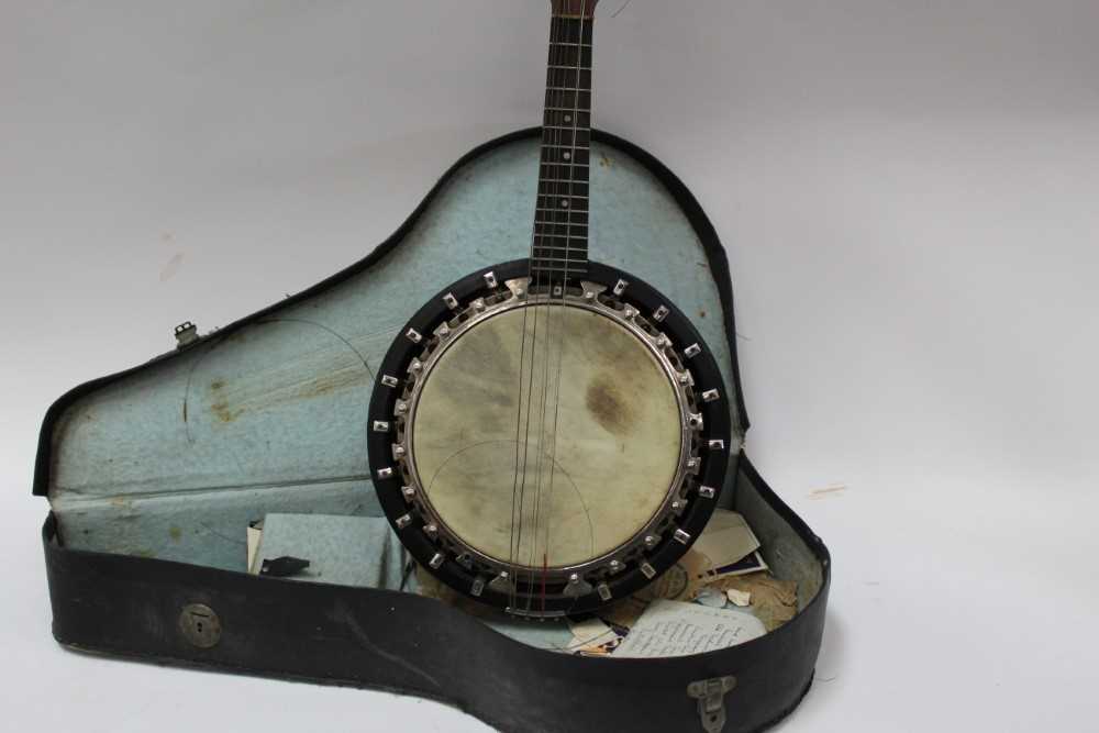 Vintage violin and a vintage banjo ukelele (2) - Image 4 of 6