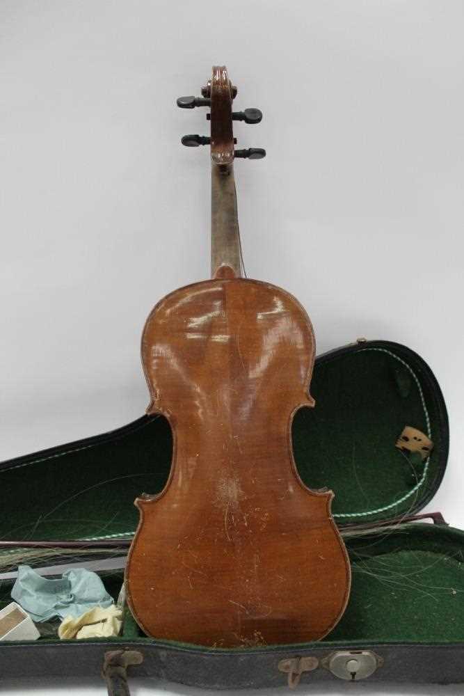 Vintage violin and a vintage banjo ukelele (2) - Image 3 of 6