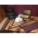 Group of treen including cribbage boards, lignum vitae coffee grinder, other items