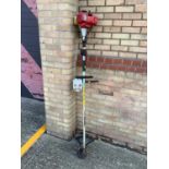 Honda UMK 431 petrol strimmer