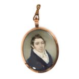 Fine quality early 19th century portrait miniature on ivory, depicting a gentleman with white cravat