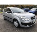2009 Kia Rio Chill CRDI, 1,493cc, diesel, manual, 5 door, finished in silver with a cloth interior,