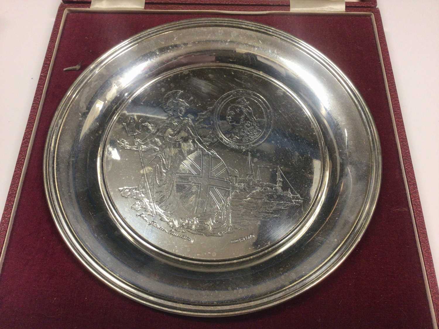 Silver commemorative British Empire dish, in fitted case with certificate, numbered 474 of 1700. (Lo - Image 2 of 4