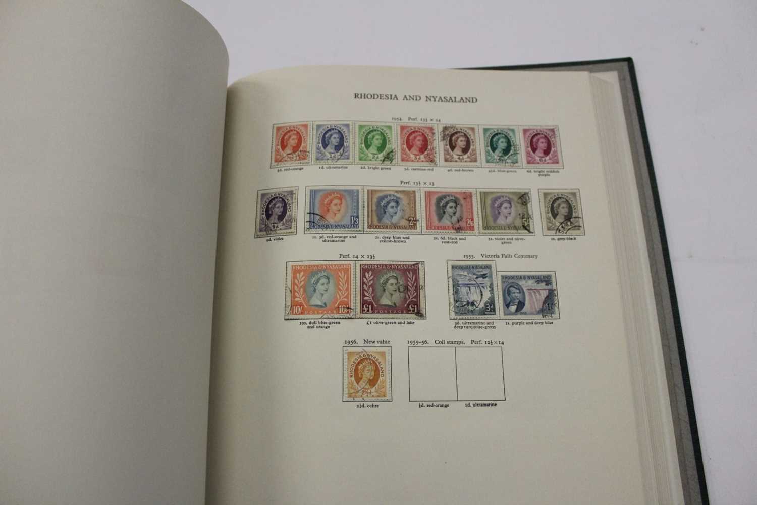 Stamps- Elizabeth II selection of sets and part sets, mint and used plus envelopes of George VI issu - Image 9 of 15