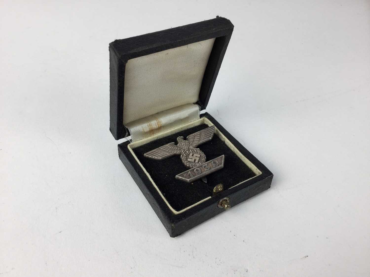 Nazi 1939 bar to 1914 Iron Cross (2nd class-type), in fitted case
