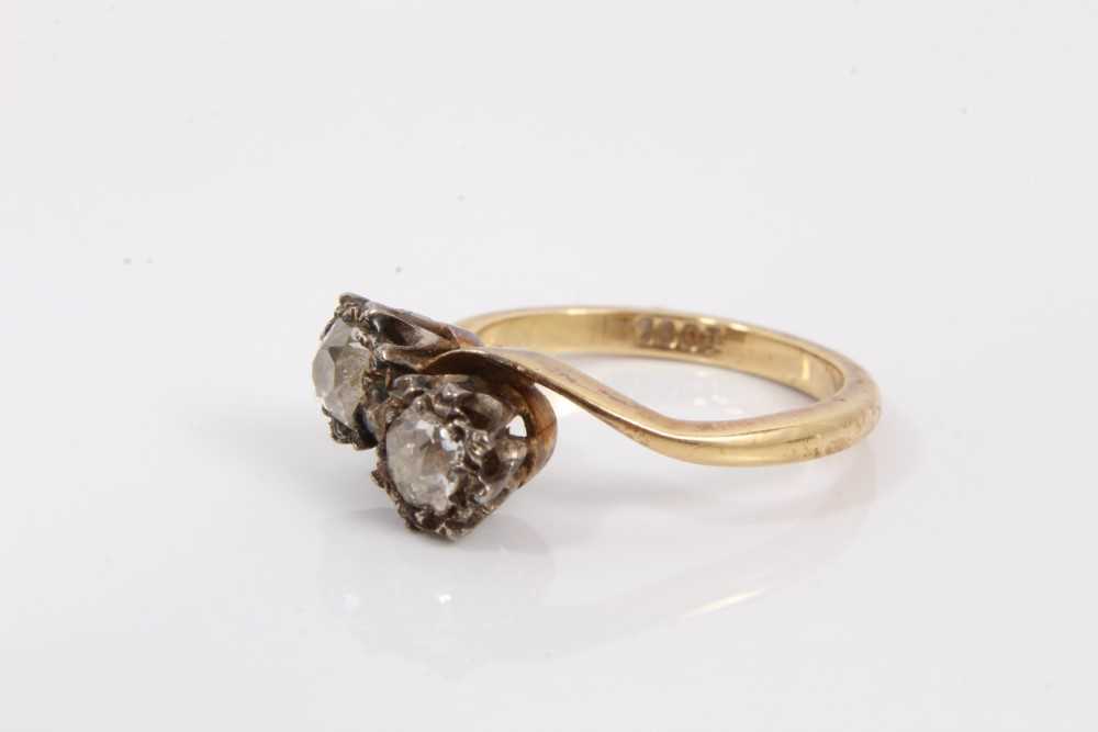18ct gold diamond two stone cross over ring with two old cut diamonds - Image 2 of 2