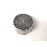 Contemporary silver pill box, mounted with a William III halfcrown dated 1698, (London 1975), maker