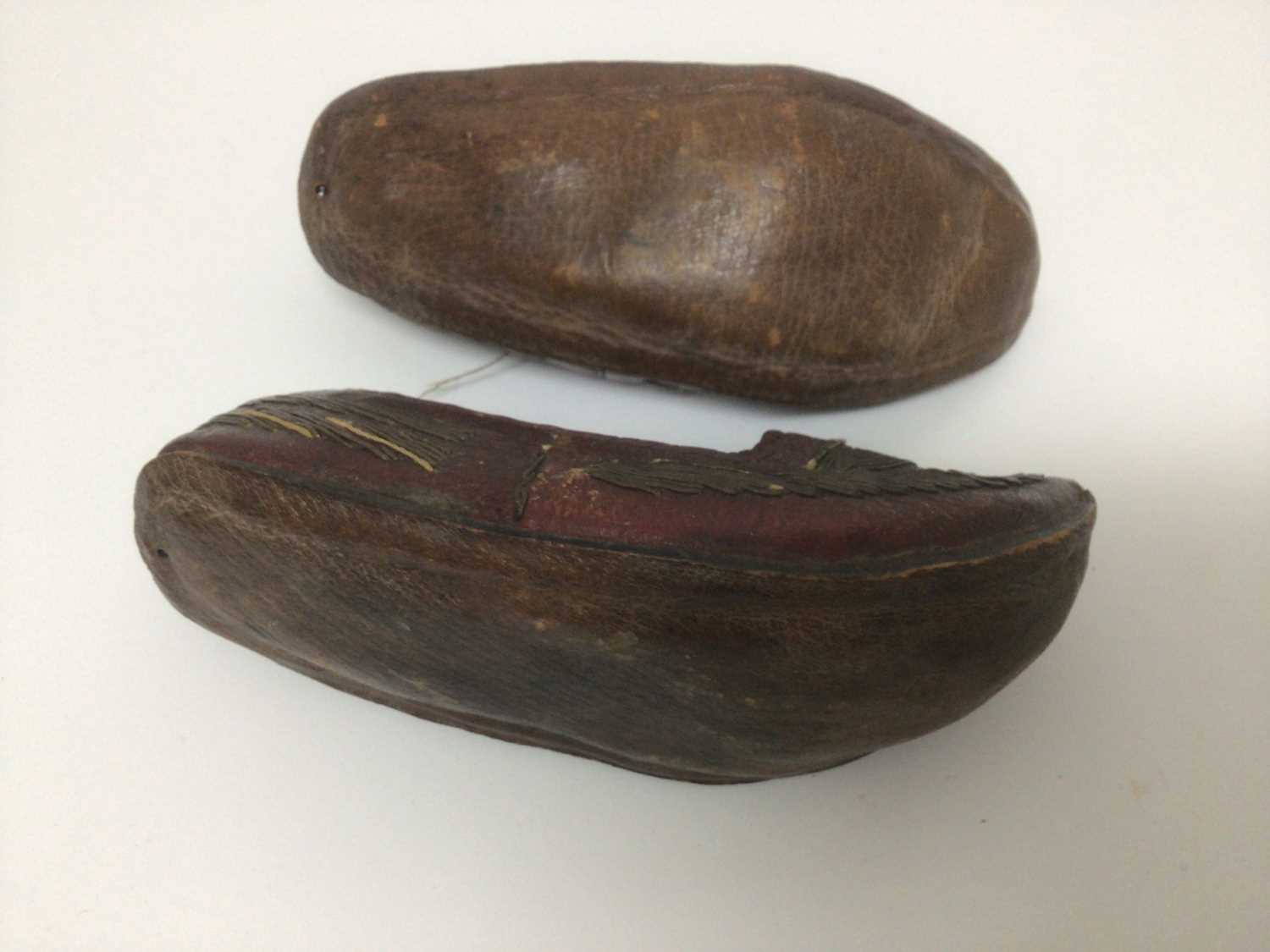 Pair of 18th or early 19th century Ottoman rede leather children's slippers / shoes with metal threa - Image 2 of 2