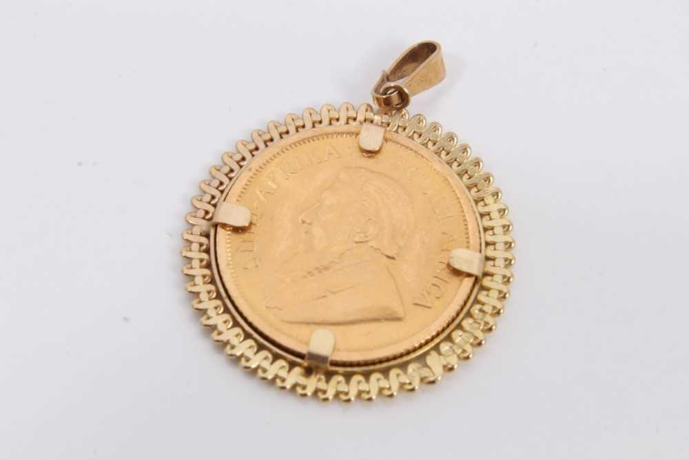 Gold 1/10 Krugerrand, 1982, in yellow metal pendant mount - Image 2 of 2