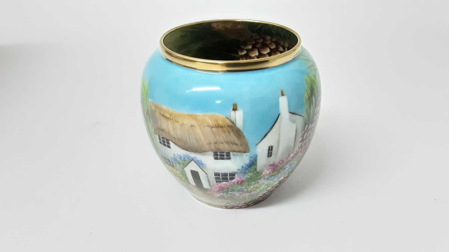 Stephen Smith limited edition hand painted Sociable Goldfinch vase, 211216, no 7/25, boxed (original - Image 2 of 4