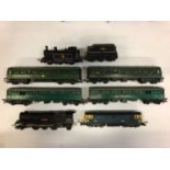 Railway 00 gauge unboxed selection including locomotives, carriages, rolling stock and accessories.