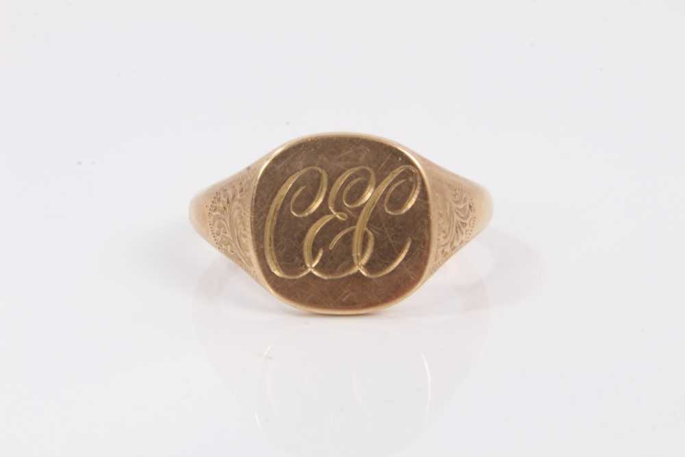 9ct gold signet ring with engraved initials, size U½