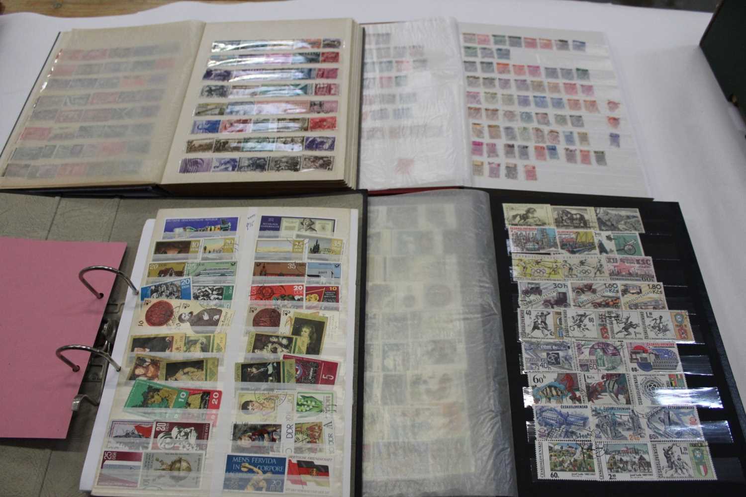 Stamps World selection in albums and stockbooks including Netherlands, Italy, Spain etc. 2 boxes - Image 2 of 4